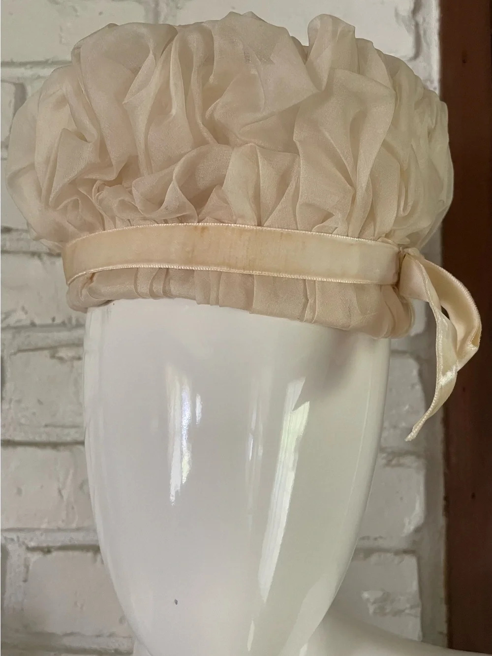 Vintage 1950s 1960s Ivory Ruched Chiffon Pillbox Wedding Church Hat